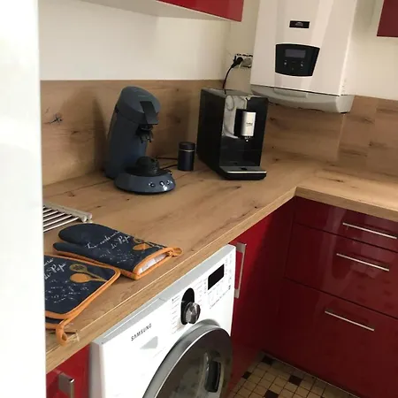 Дом отдыха Maison, Terrasse, Parking, 4lits, Et Canape Lit, 7personnes Пуатье