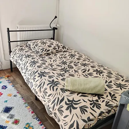 Maison, Terrasse, Parking, 4lits, Et Canapé Lit, 7personnes * Poitiers