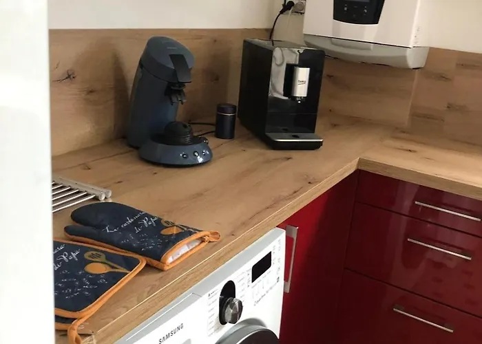 Hébergement de vacances Maison, Terrasse, Parking, 4lits, Et Canapé Lit, 7personnes Poitiers